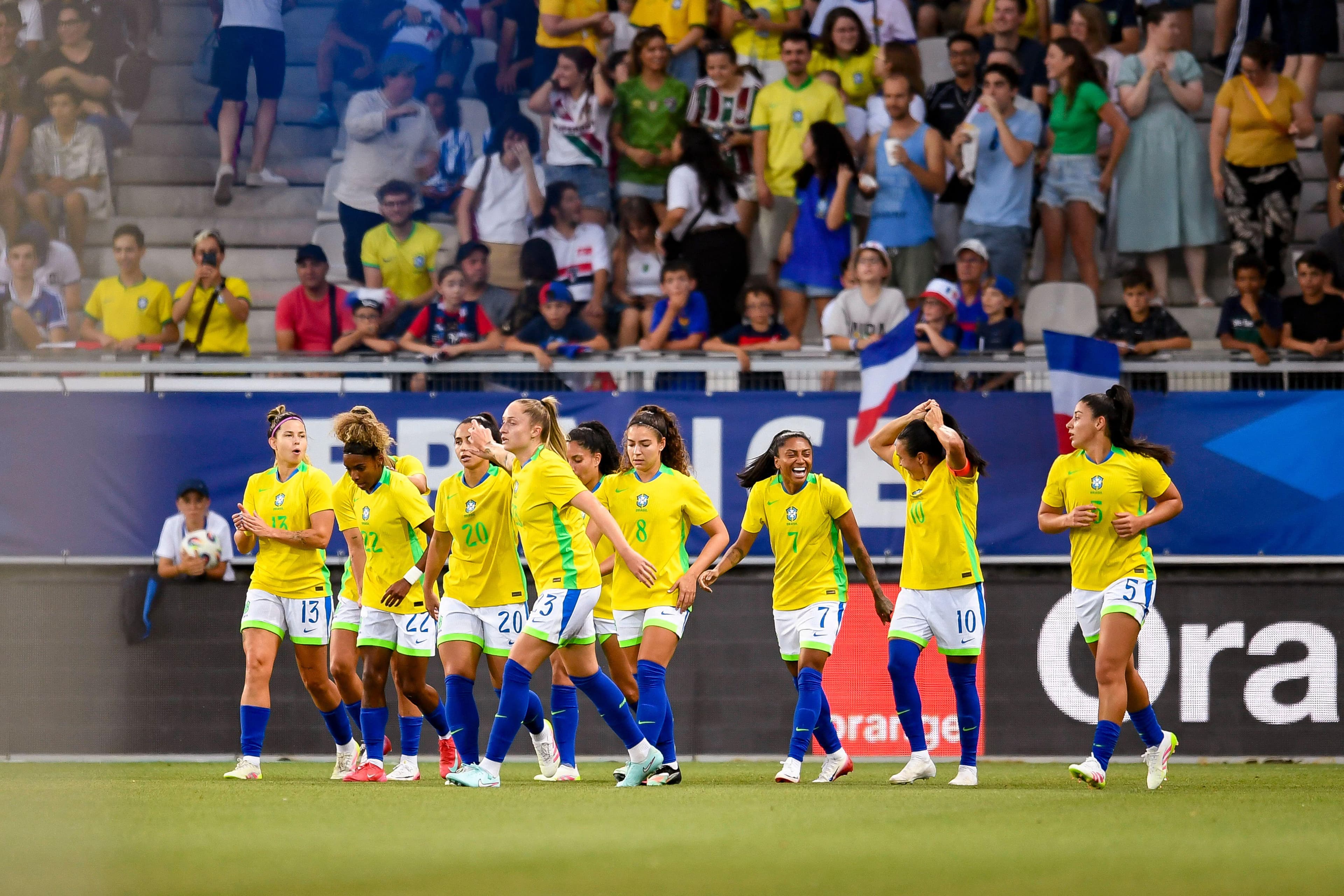 Melhores jogadoras de futebol do mundo: as maiores craques da atualidade e da história